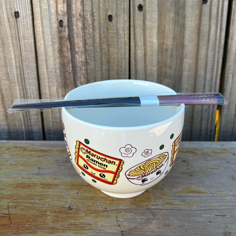 Maruchan Ramen Noodle Bowl by Mad Engine Size 5.25”D & New Chopsticks